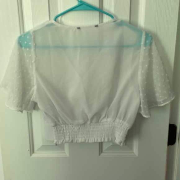 Cute V-neck Flowy Arm Crop top - Picture 4 of 4